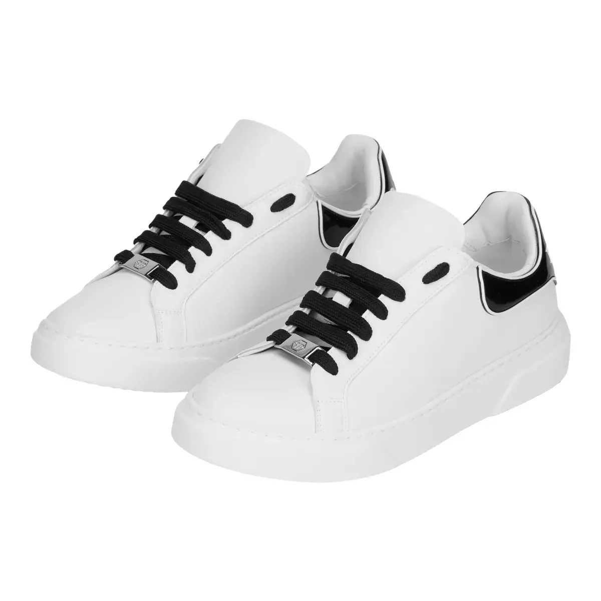 Minimalistischer weißer Low-Top-Sneaker aus Leder