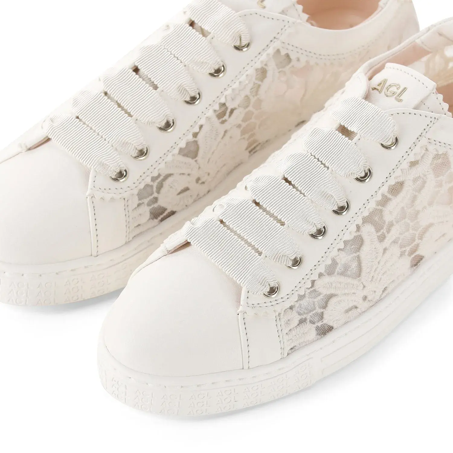 Damen-Sneakers mit niedrigem Schaft und Spitzenbesatz