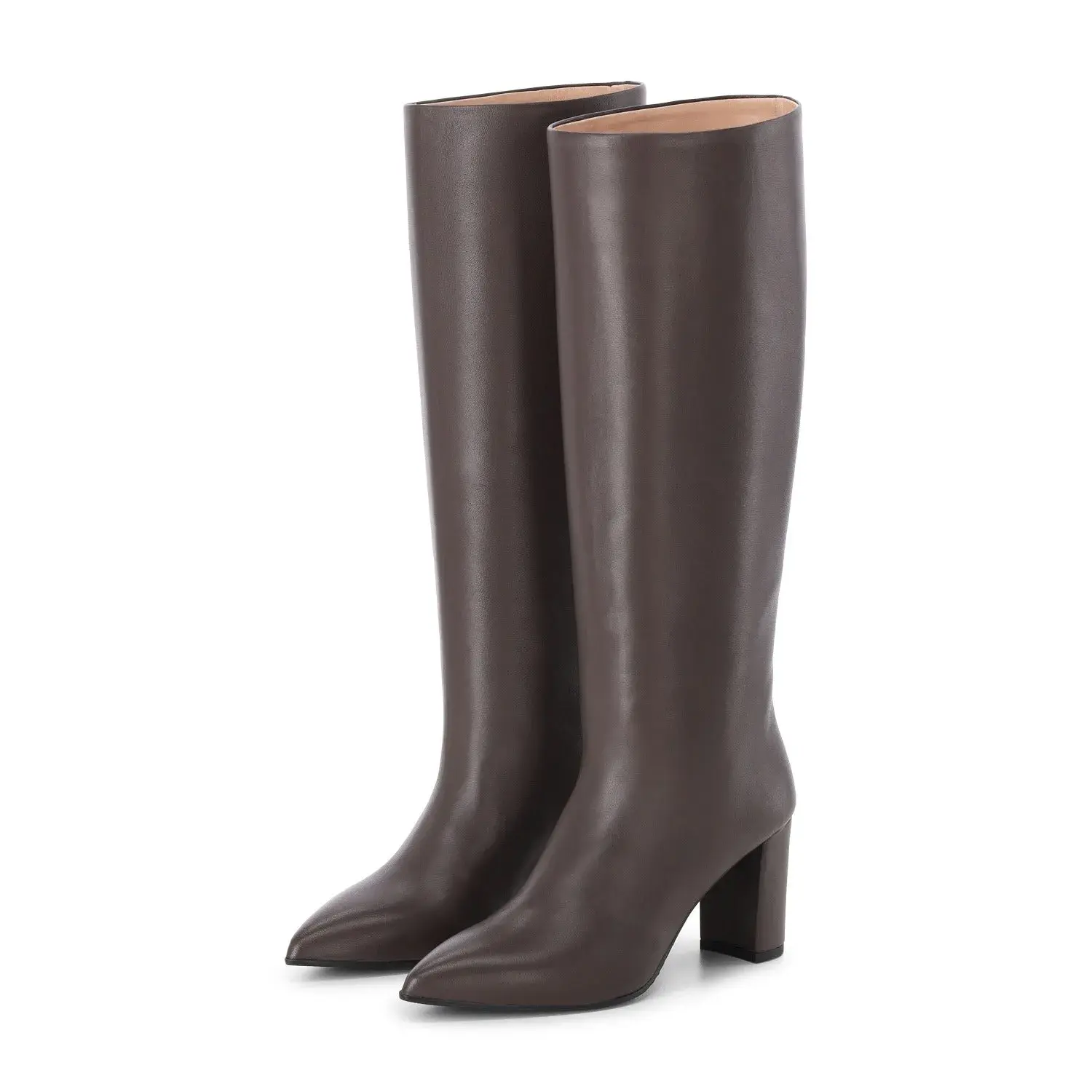 Knielange Lederstiefel mit Absatz