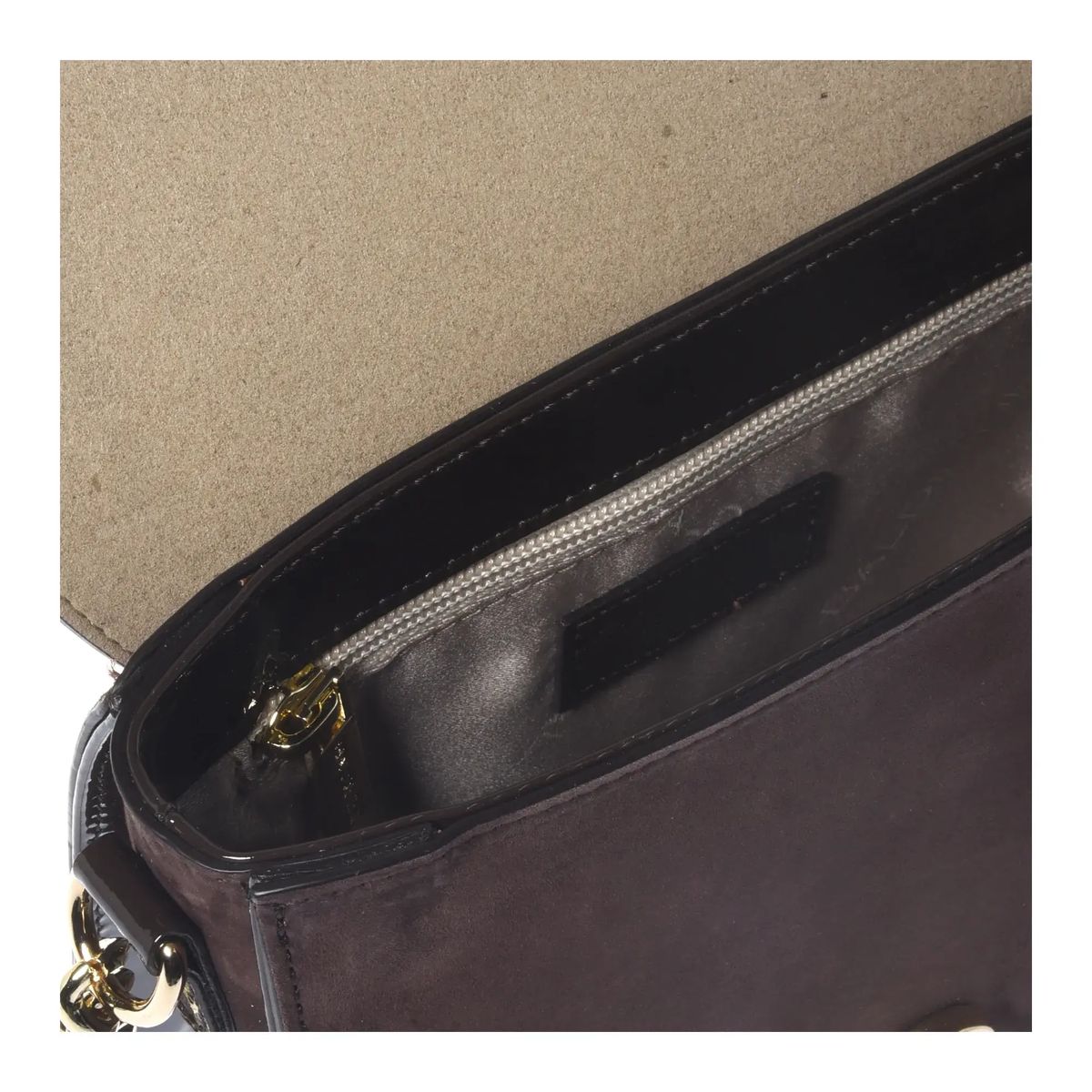 Strukturierte Crossbody-Tasche aus Leder & Wildleder