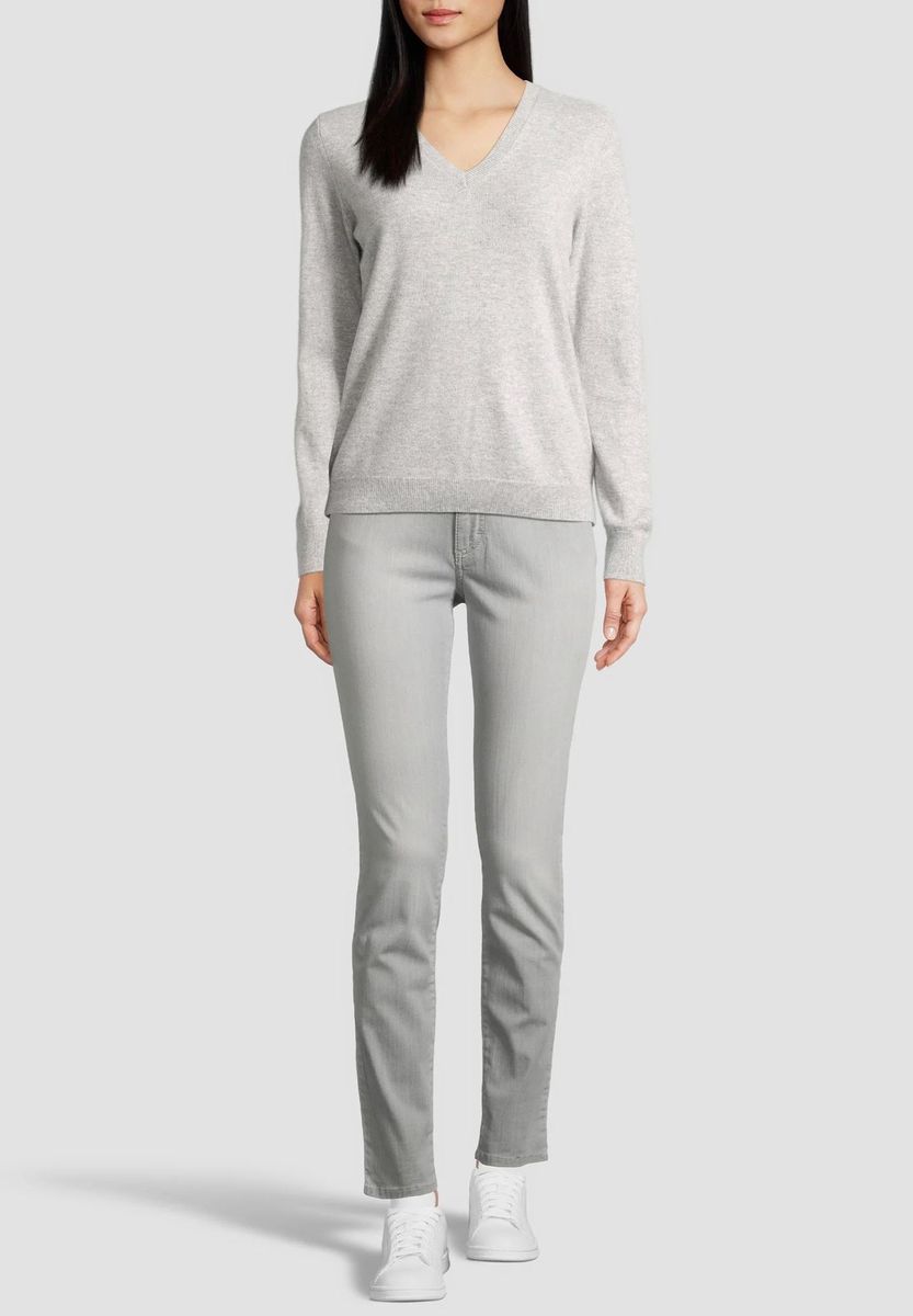 Klassischer Kaschmir-Pullover mit V-Ausschnitt