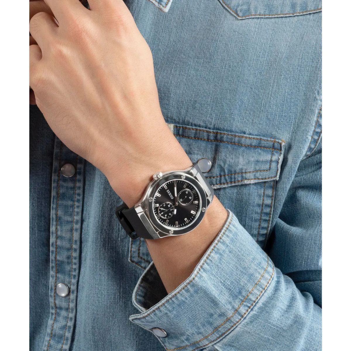 Chronograph Uhr mit schwarzem Gummiband
