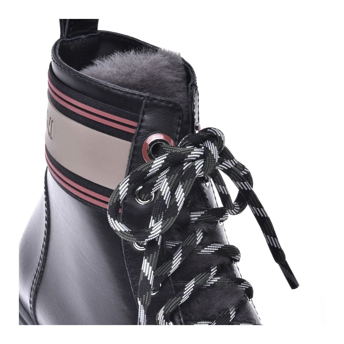 Schwarze Leder-Stiefeletten im Combat-Stil