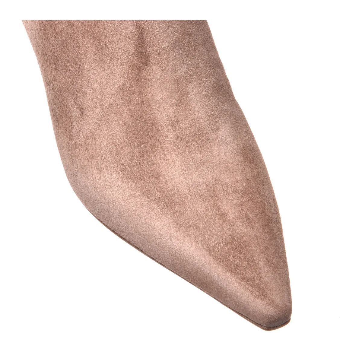 Stiefeletten aus Wildleder mit Kitten-Absatz