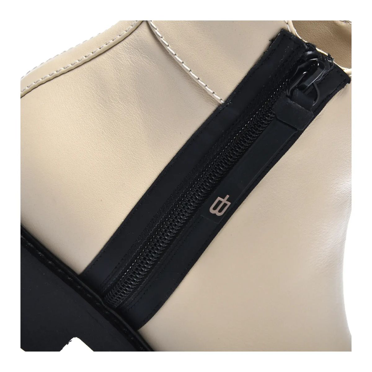 Beige Leder-Stiefeletten mit Profilsohle