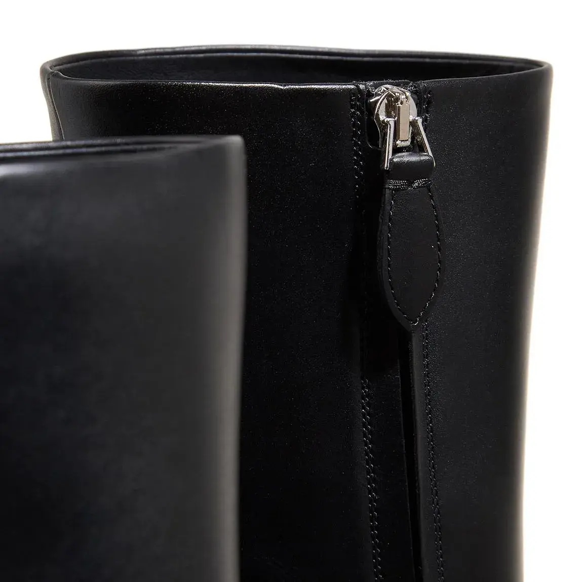 Elegante, hochtaillierte, weitgeschnittene Hose