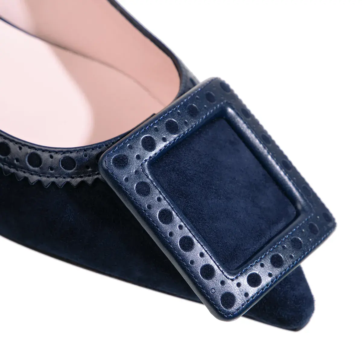 Blaue Wildleder-Pumps mit Kitten-Absatz