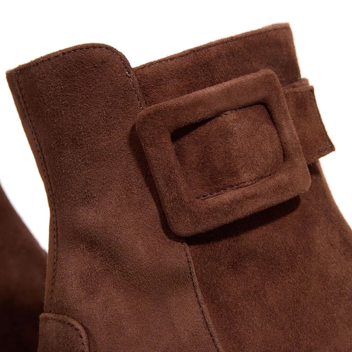 Stiefeletten aus Wildleder mit Schnallendetail