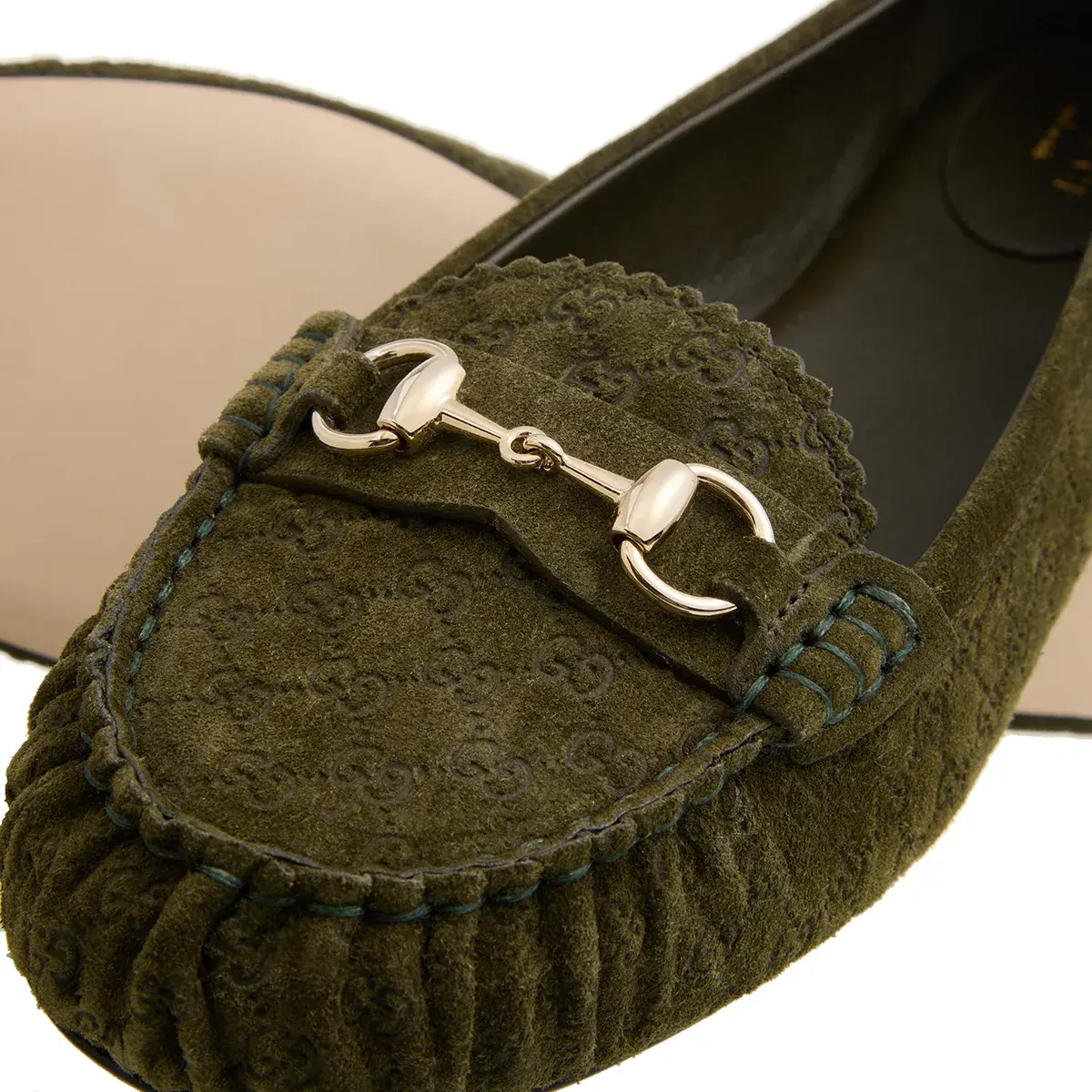 Olivefarbene Wildleder-Ballerinas mit Trense
