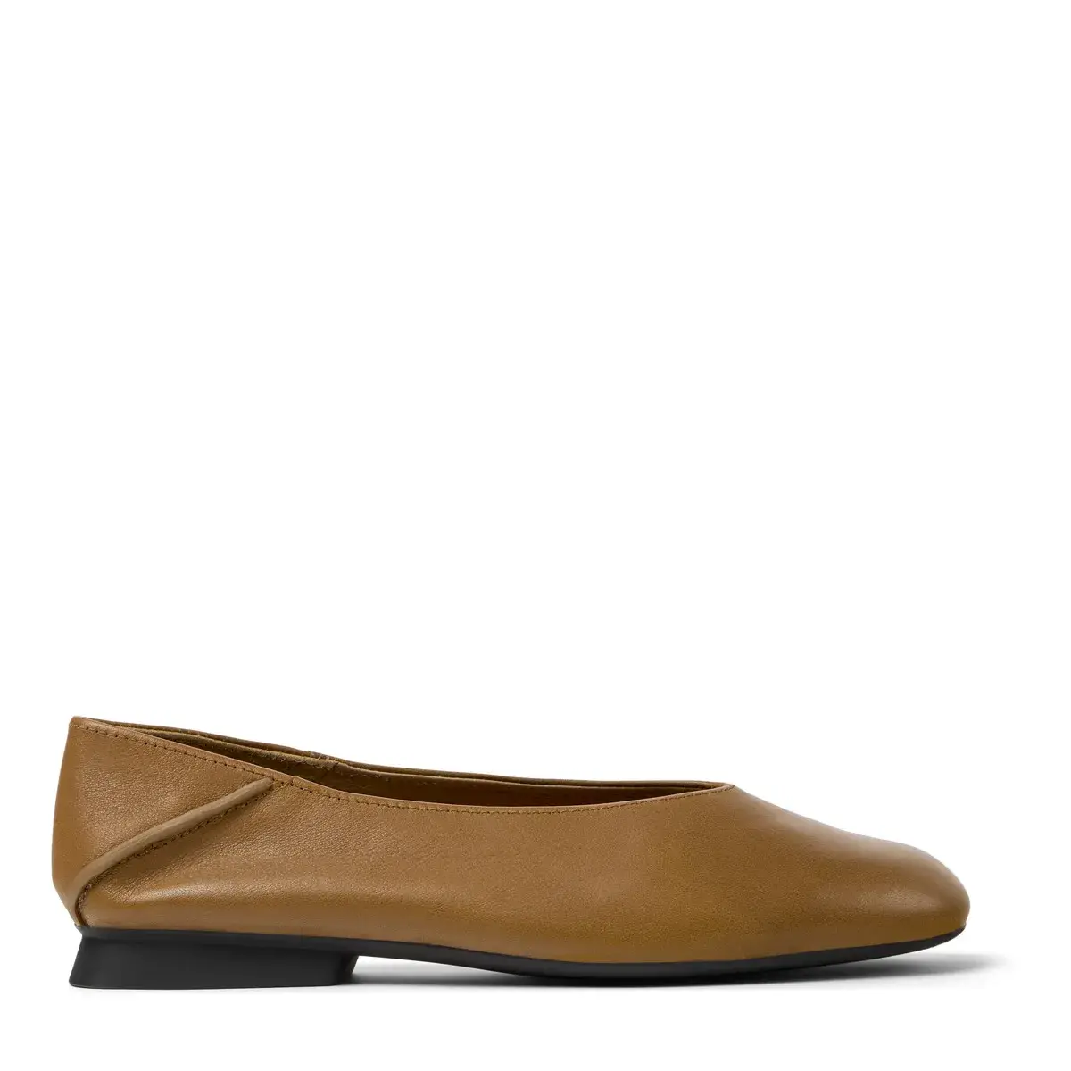 Minimalistische Ballerinas aus Leder mit eckiger Spitze