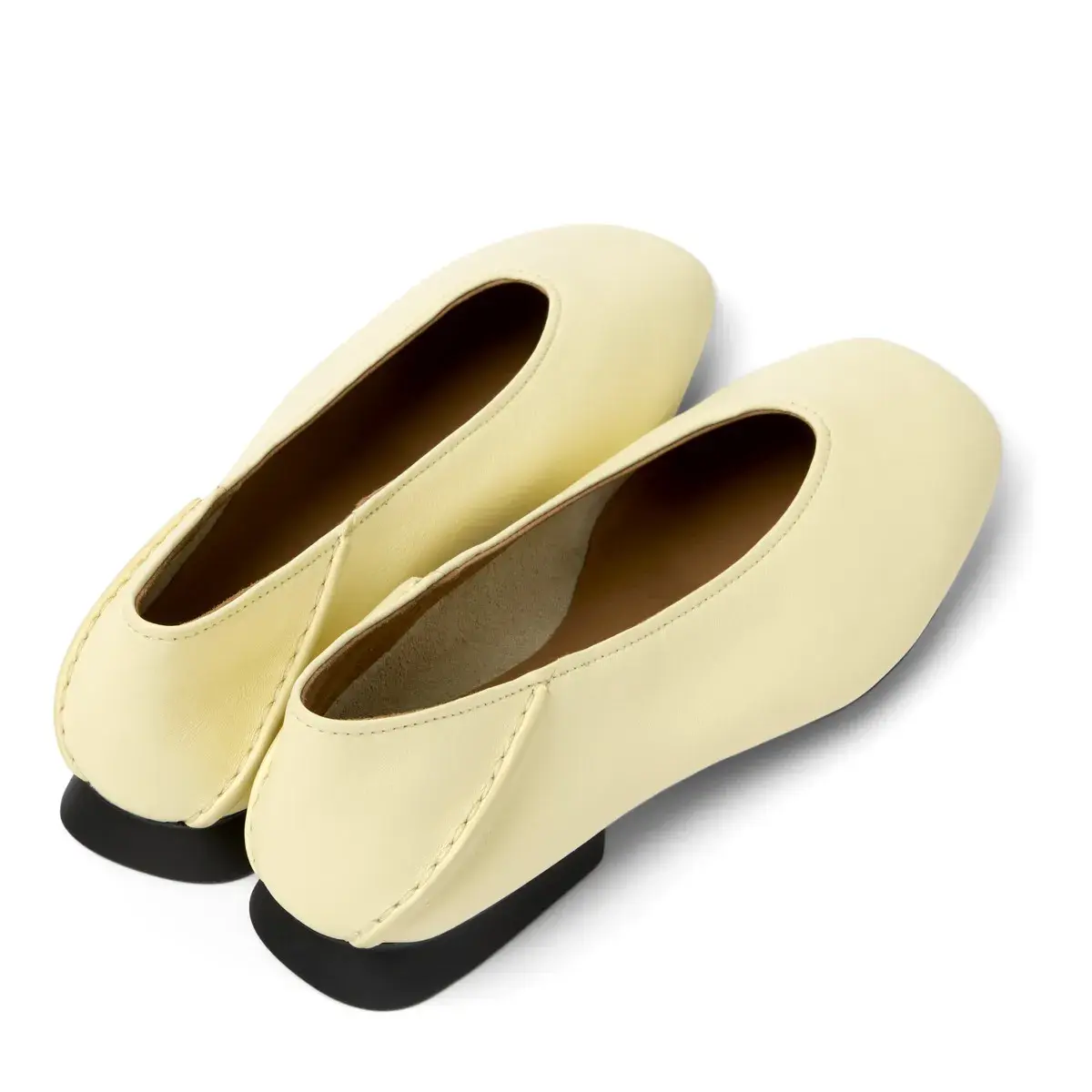 Elegante Lederballerinas mit eckiger Spitze