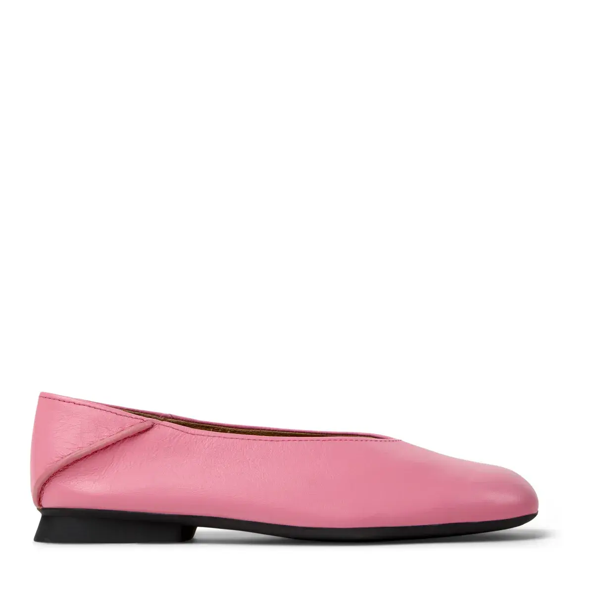 Moderne, minimalistische Ballerinas aus Leder