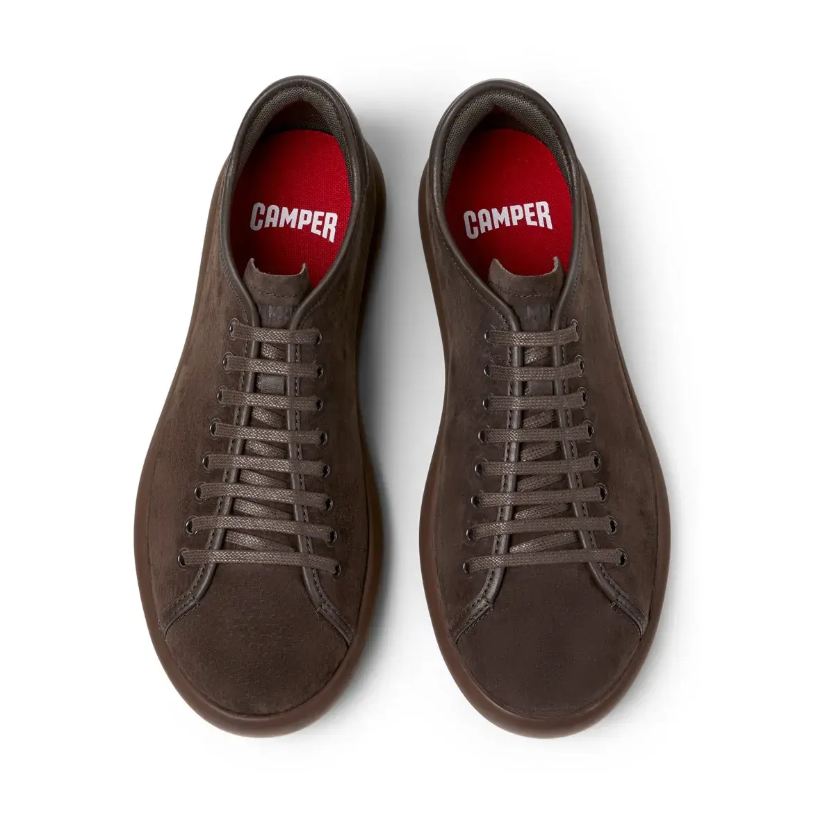 Minimalistische braune Wildleder-Sneaker