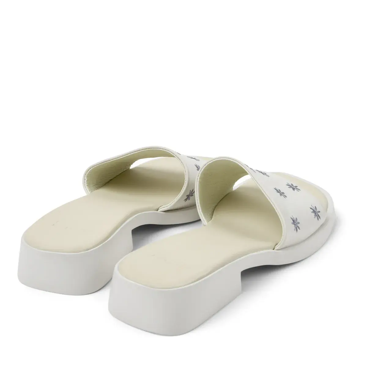 Weiße Slide Sandale mit Absatz und Blumen