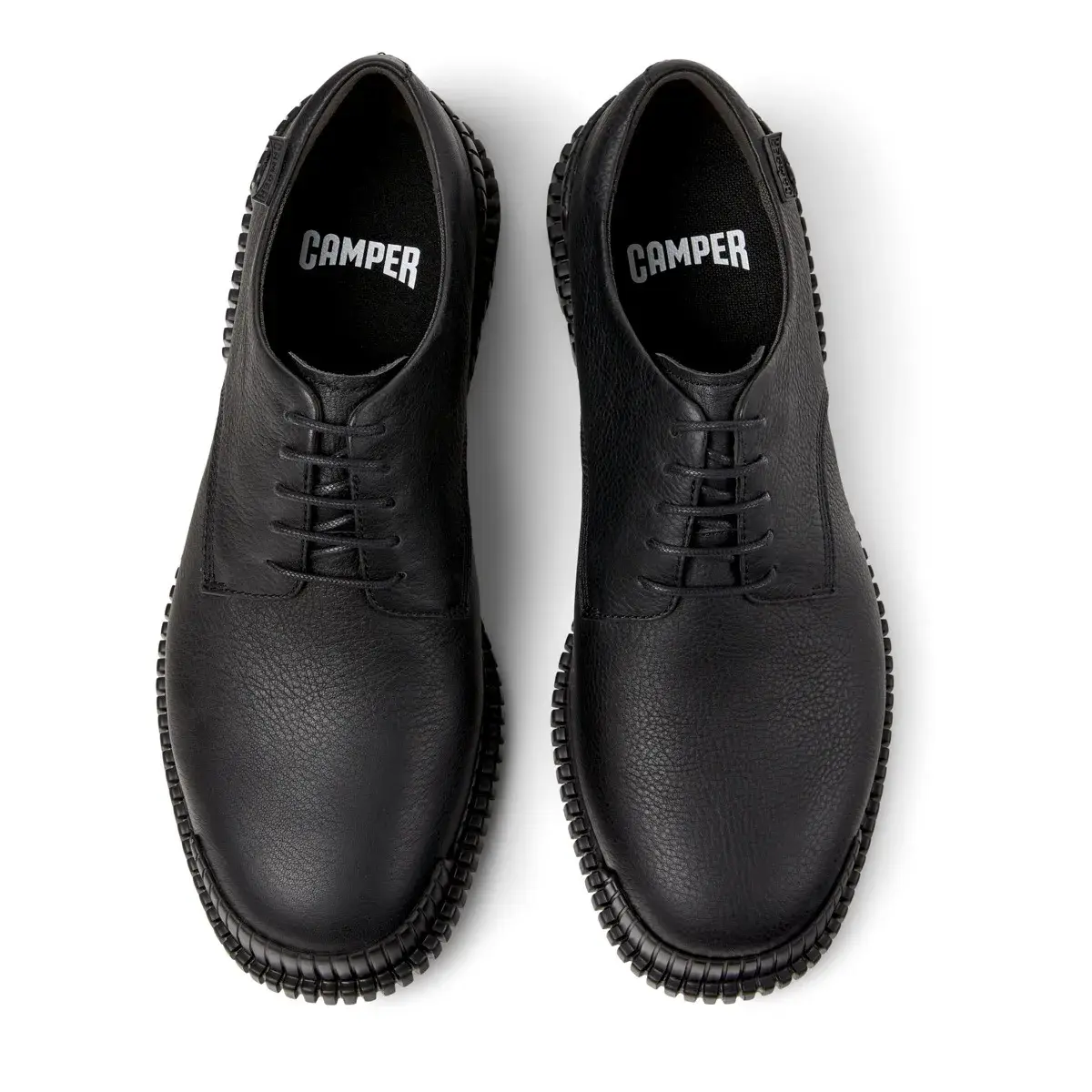 Schwarzer Derby-Schnürschuh aus Leder mit Profilsohle