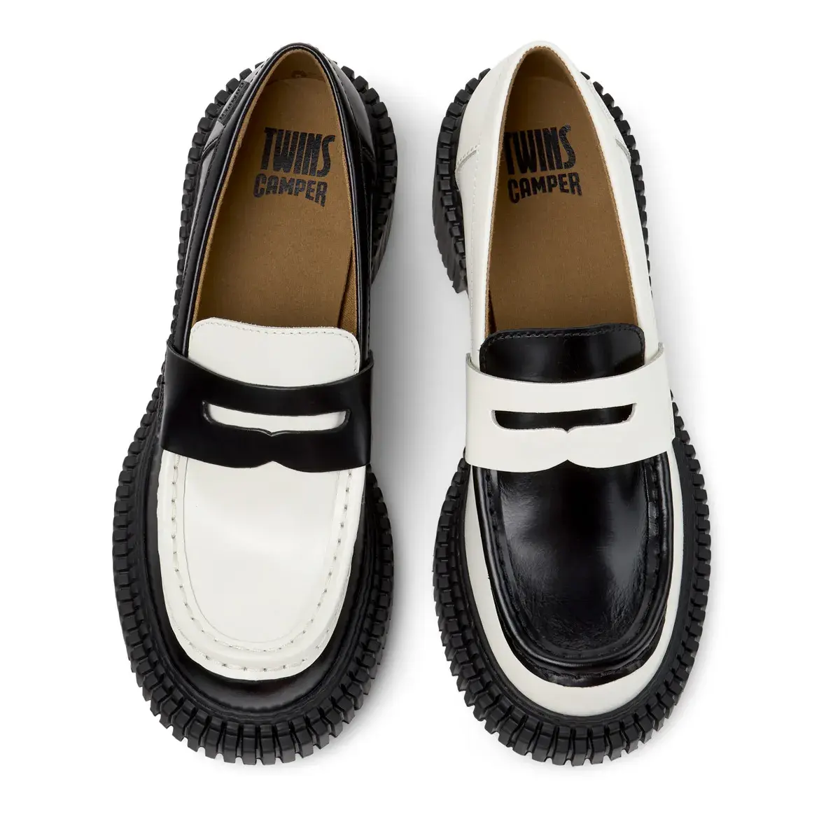 Schwarz-weiße Loafer mit klobigem Absatz
