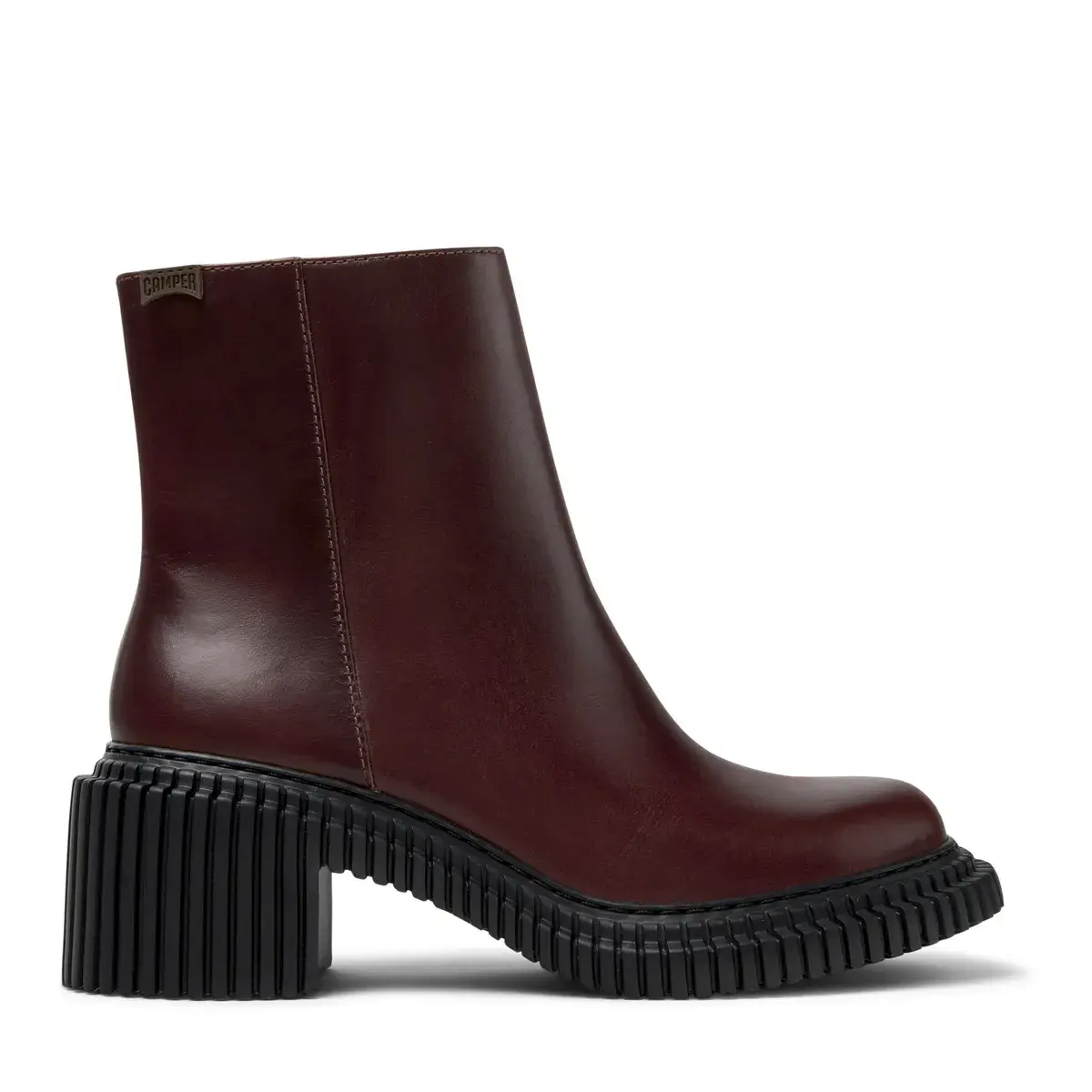 Knöchelhohe Lederstiefeletten mit Absatz