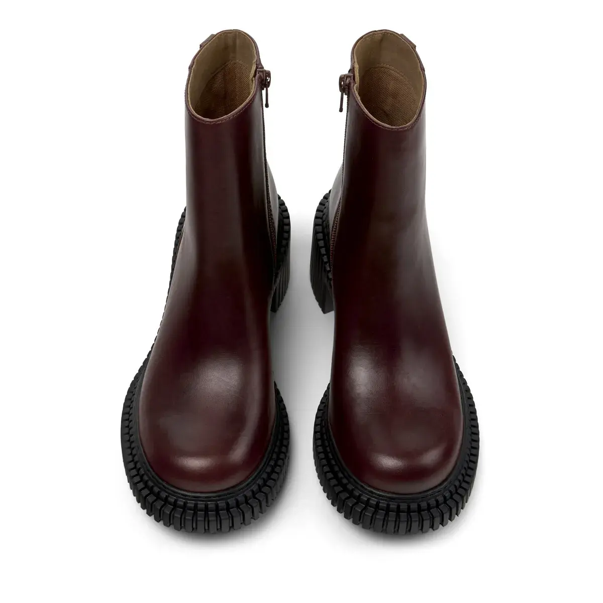 Knöchelhohe Lederstiefeletten mit Absatz