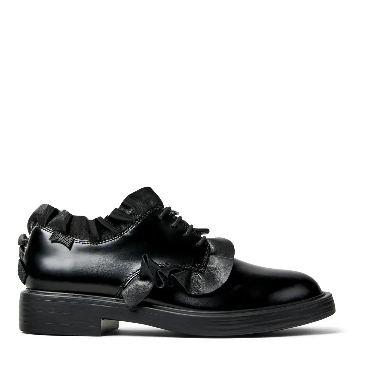 Schwarze Schnürschuhe mit Rüschen