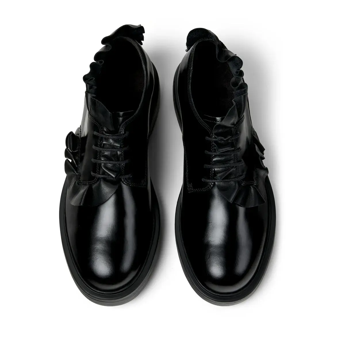 Schwarze Schnürschuhe mit Rüschen