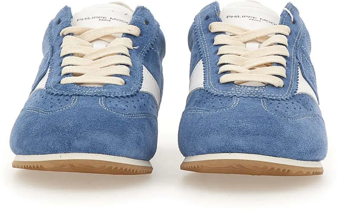 Blaue Wildleder-Sneakers