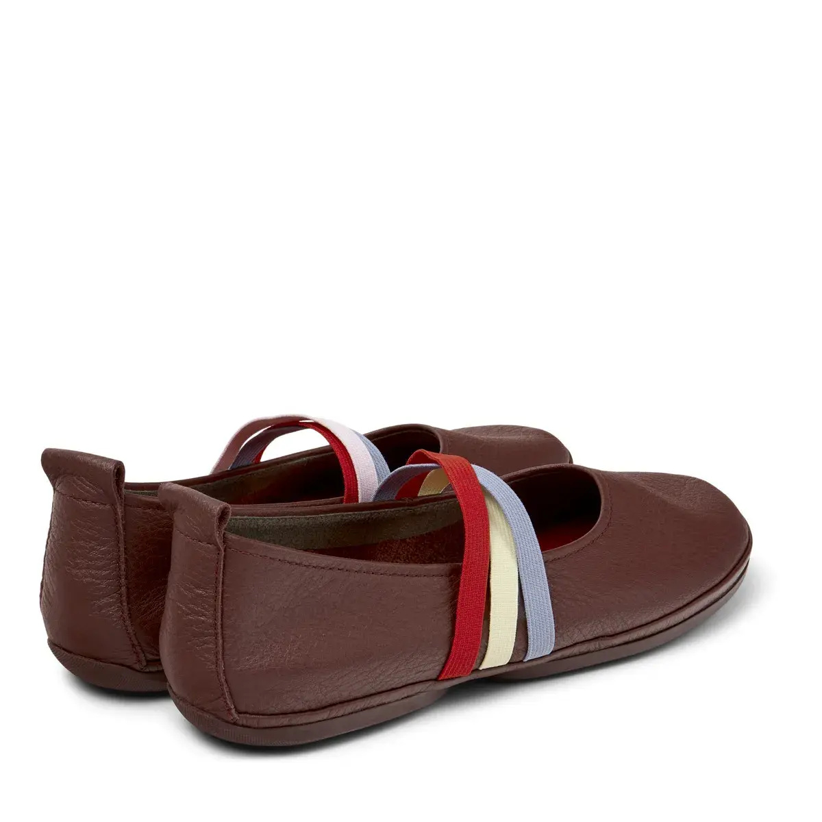Lederballerinas mit elastischen Riemen