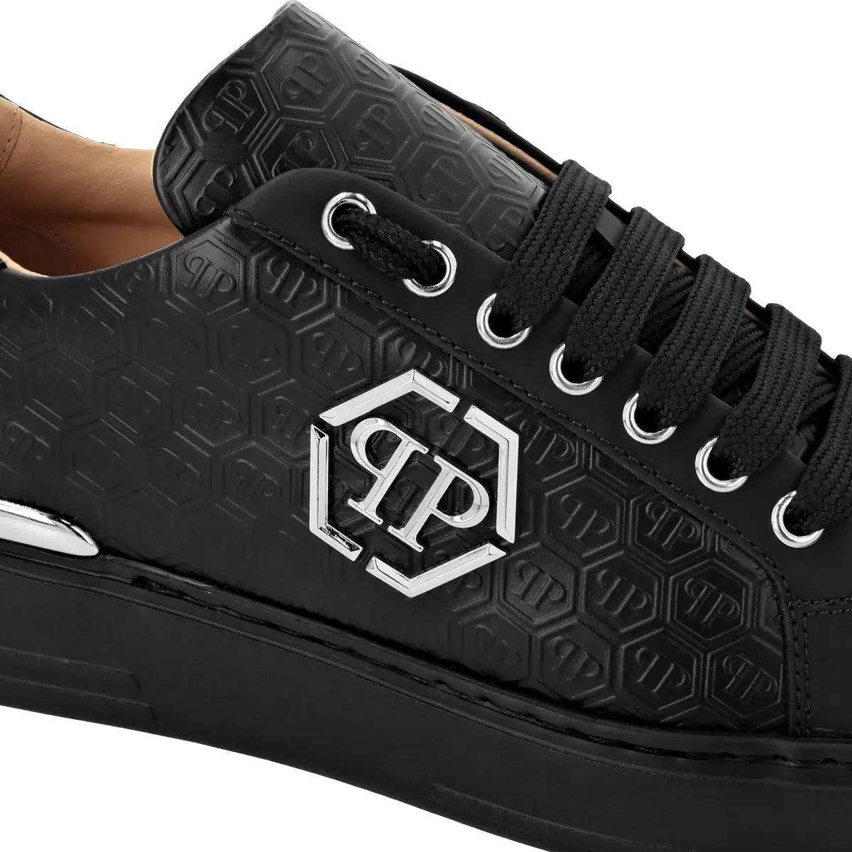 Monogrammgeprägter Low-Top-Leder-Sneaker