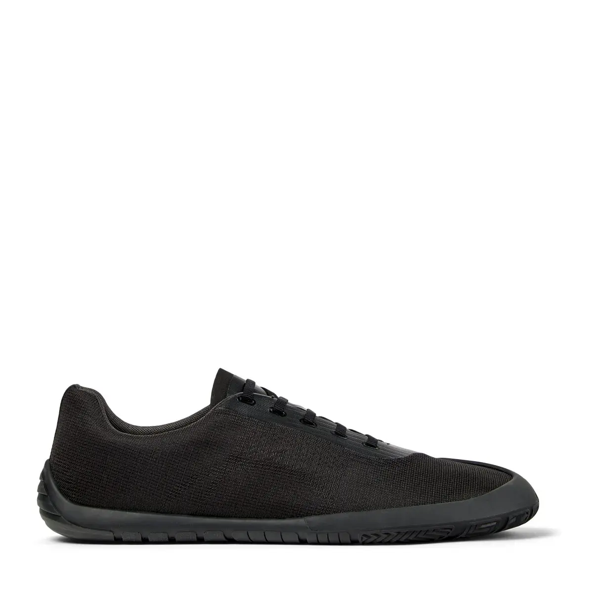 Minimalistischer schwarzer Low-Top Sneaker
