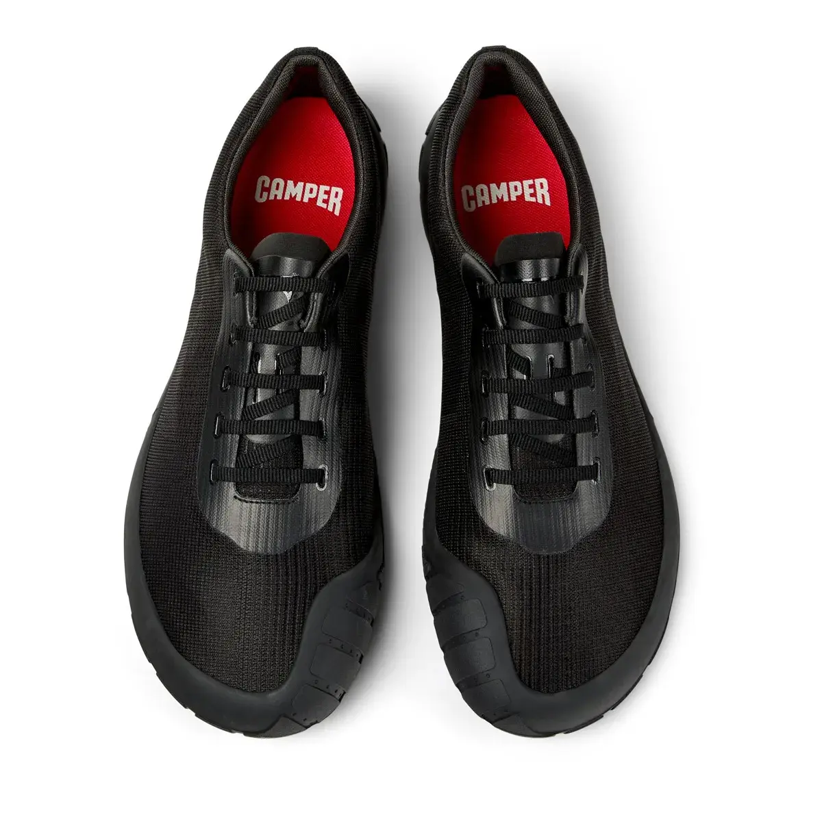 Minimalistischer schwarzer Low-Top Sneaker