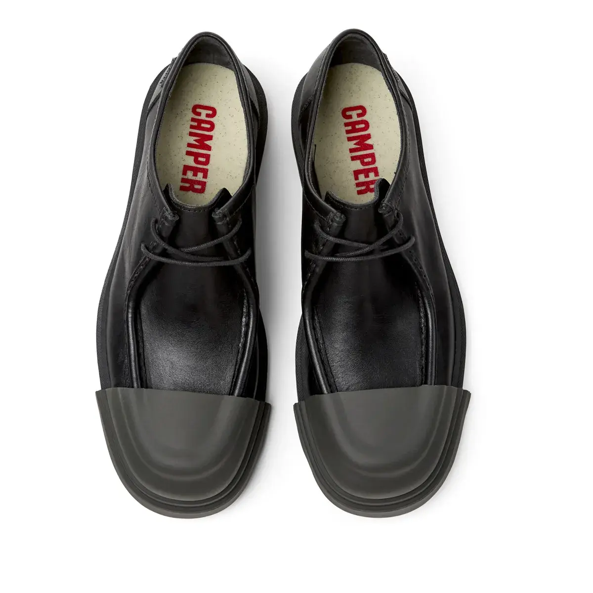 Schwarzer Derby-Schuh aus Leder mit Kappe