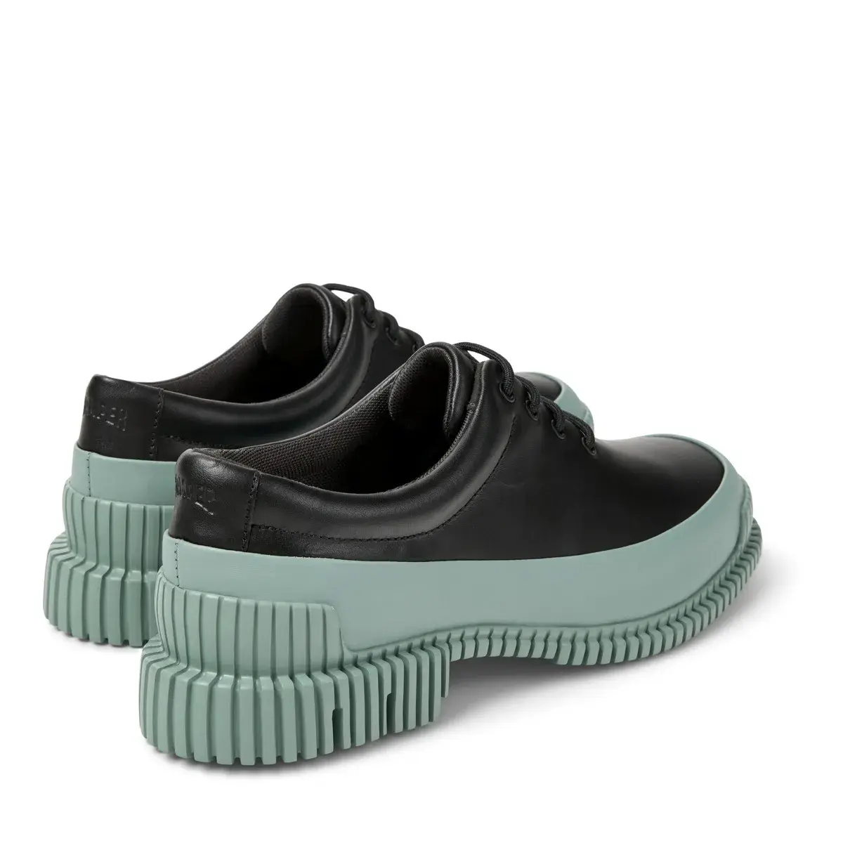 Schwarze Derby-Schuhe aus Leder mit grüner Sohle