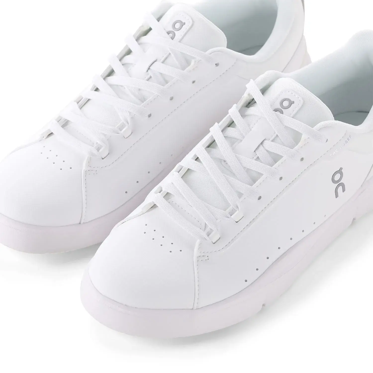 Schlichter minimalistischer Low-Top-Sneaker