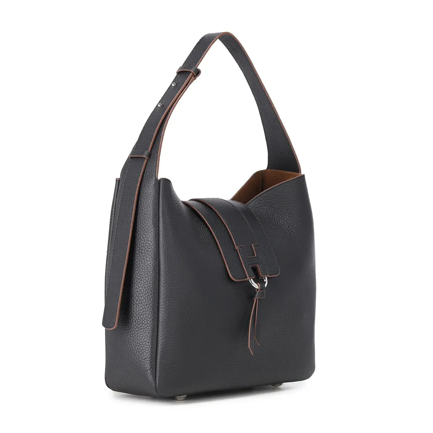 Schultertasche aus genarbtem Leder mit Klappe