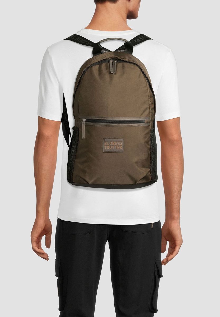 Minimalistischer Laptop-Rucksack mit Fächern