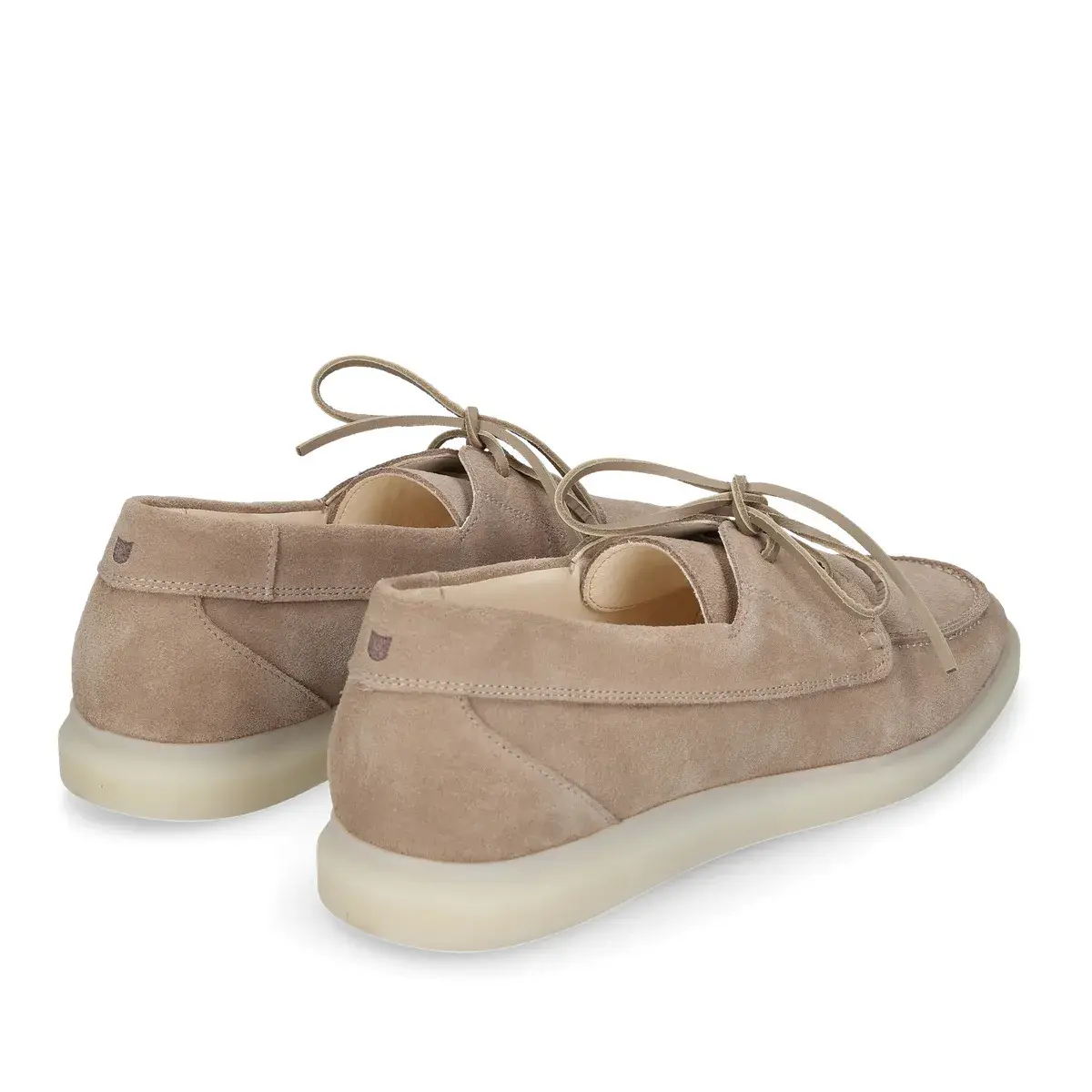 Beiger Bootsschuh aus Wildleder