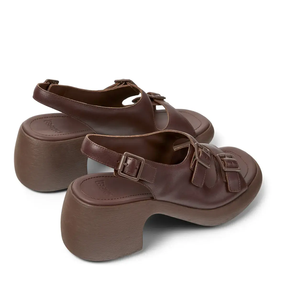 Braune Sandalen mit Absatz und Schnalle
