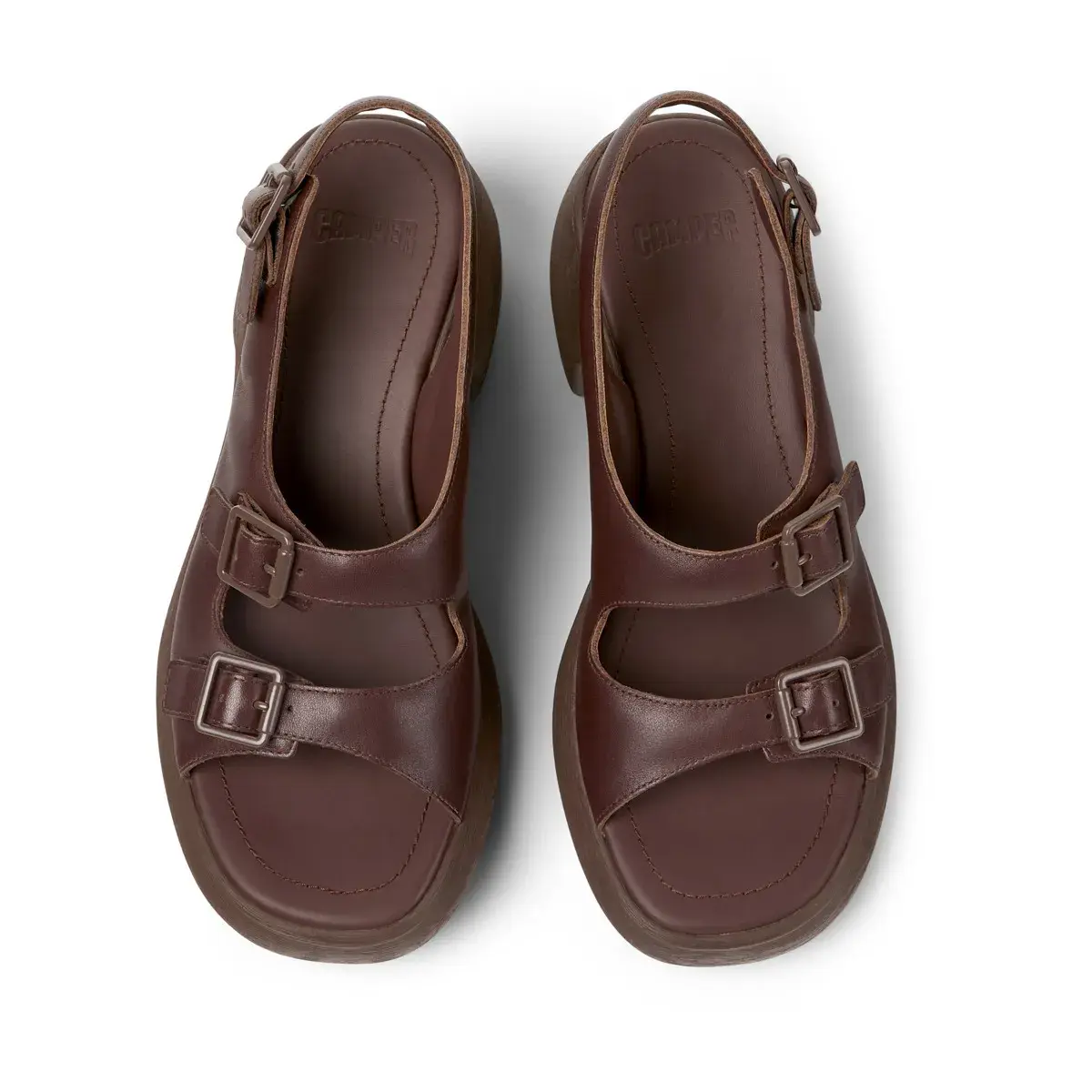 Braune Sandalen mit Absatz und Schnalle