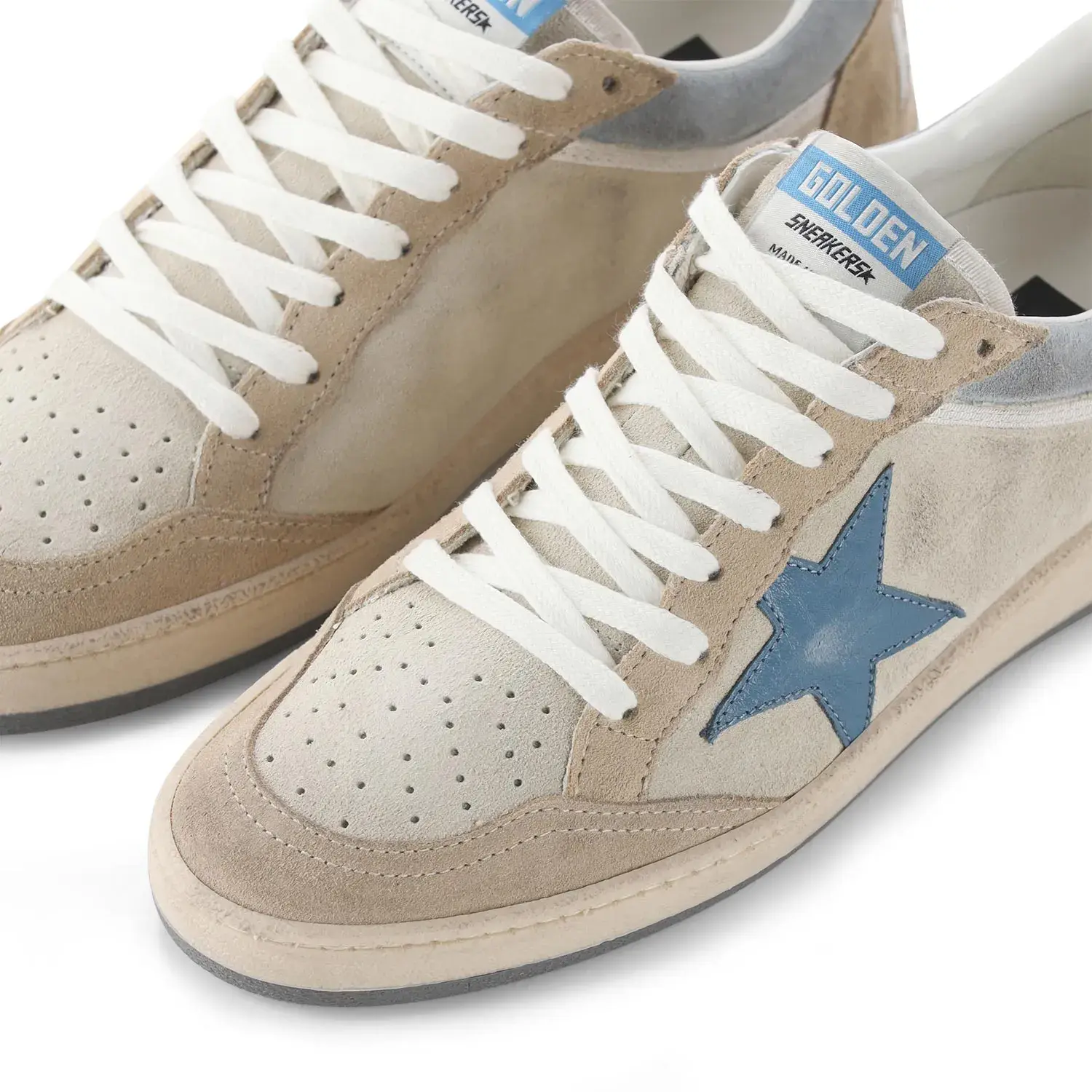 Beige Wildleder Low-Top Basketball Sneaker