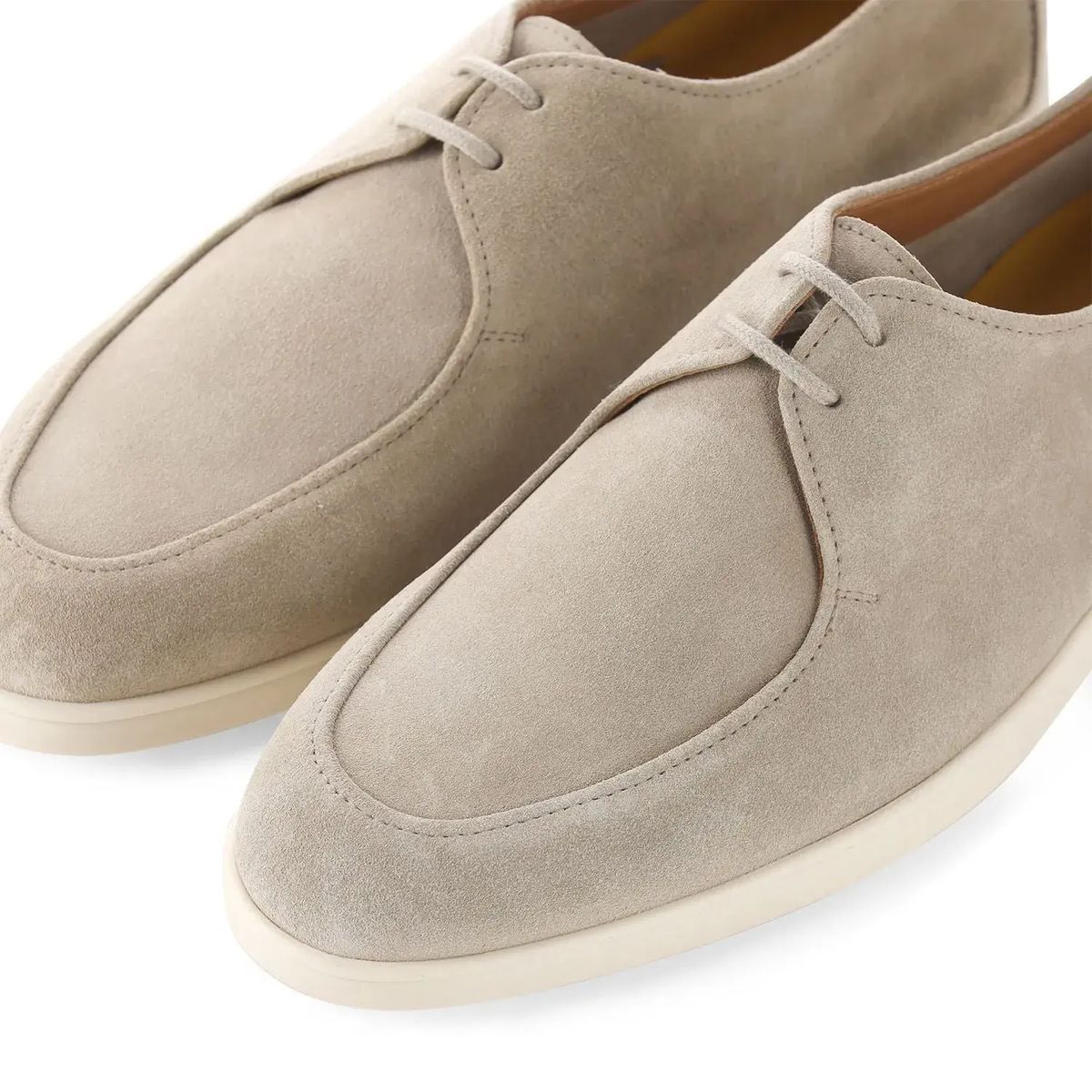 Beige Derby-Schuhe aus Wildleder
