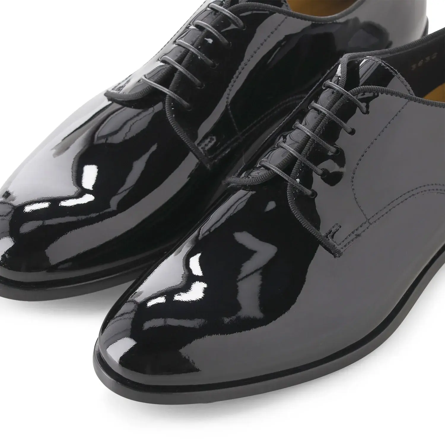 Schwarze Oxford-Schuhe aus Lackleder
