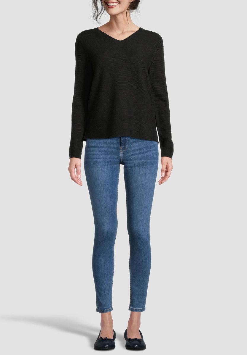 Essential Langarm Pullover mit V-Ausschnitt