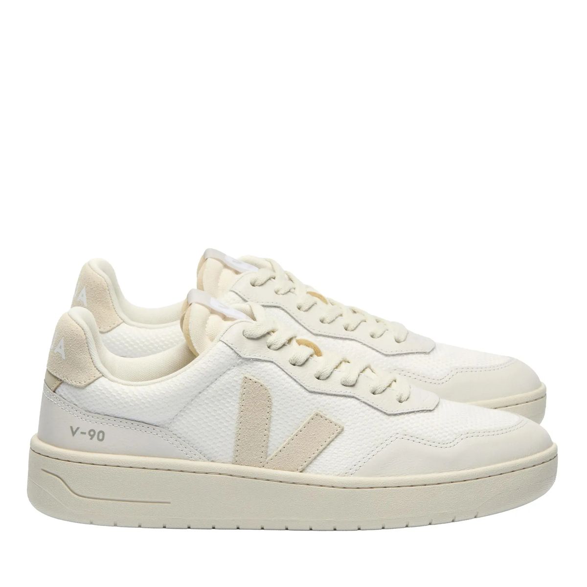 Minimalistische Off-White Veja V-90 Sneaker