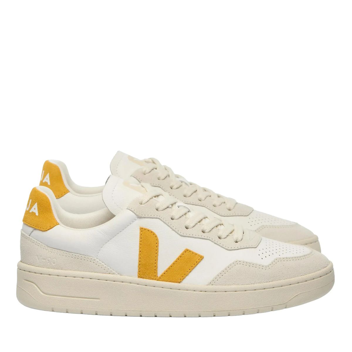 Retro-inspirierte V-90 Leder-Sneakers