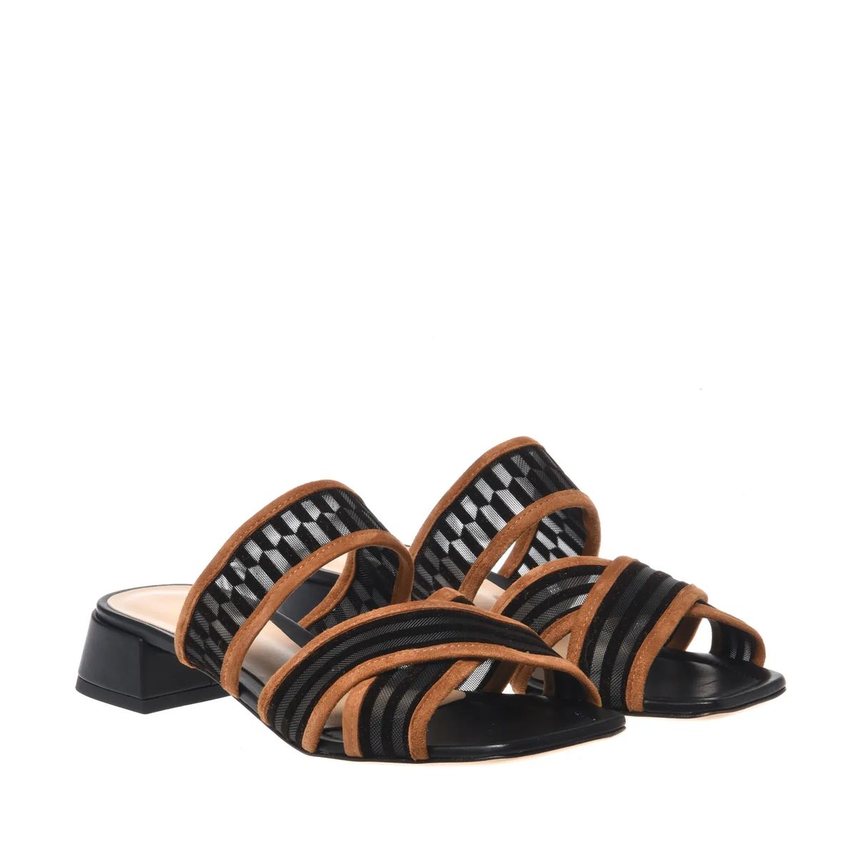 Gewebte Riemchensandalen mit Absatz
