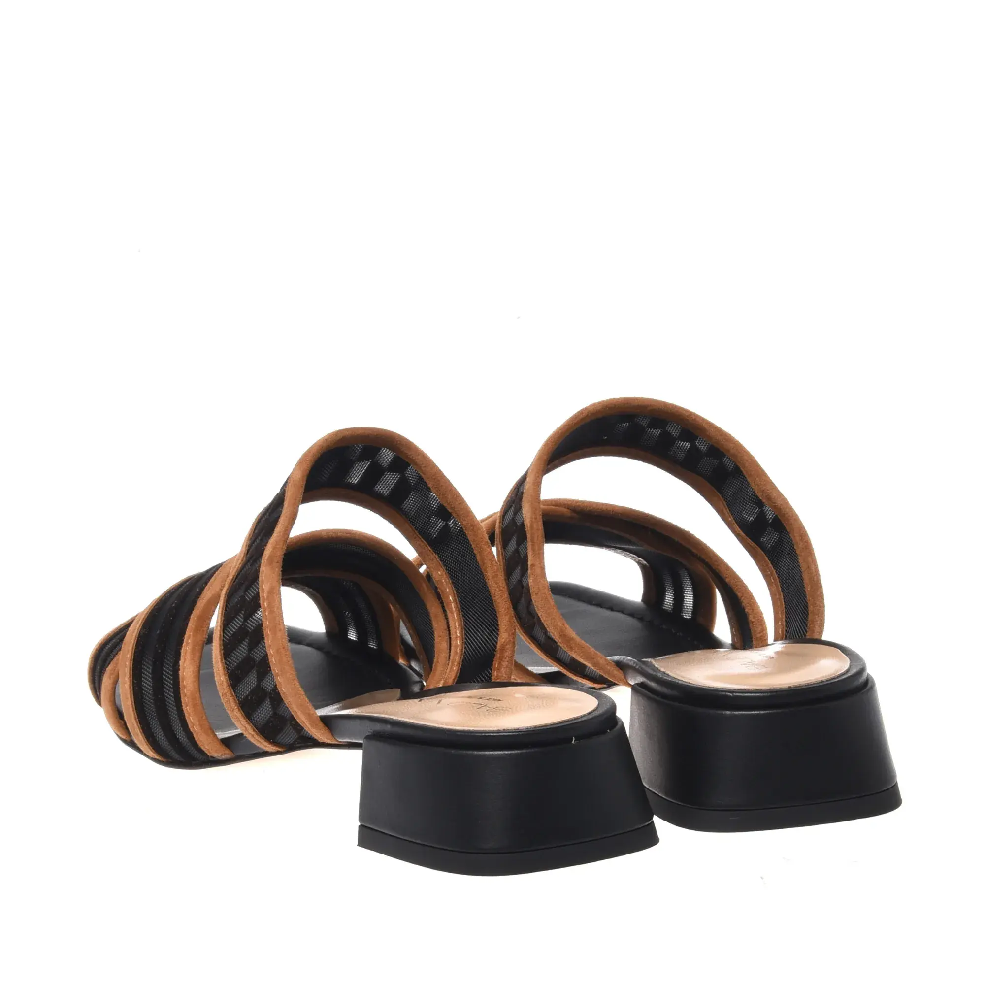 Gewebte Riemchensandalen mit Absatz