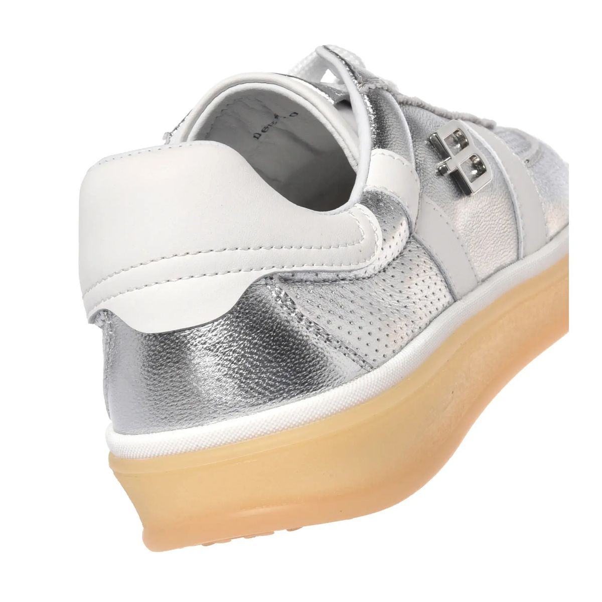Silberne metallische Low-Top-Sneakers