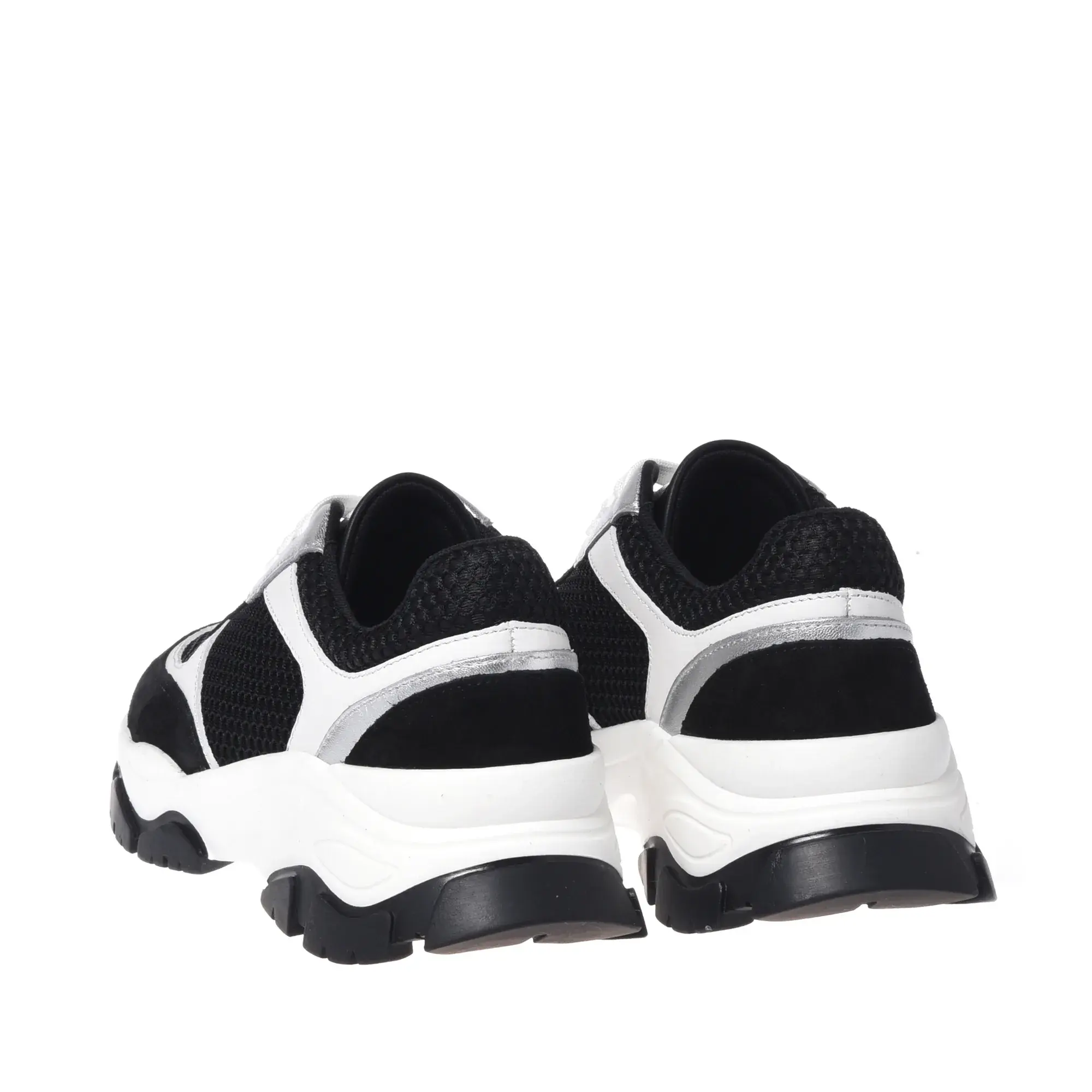 Schwarze und silberne Plateau-Sneakers
