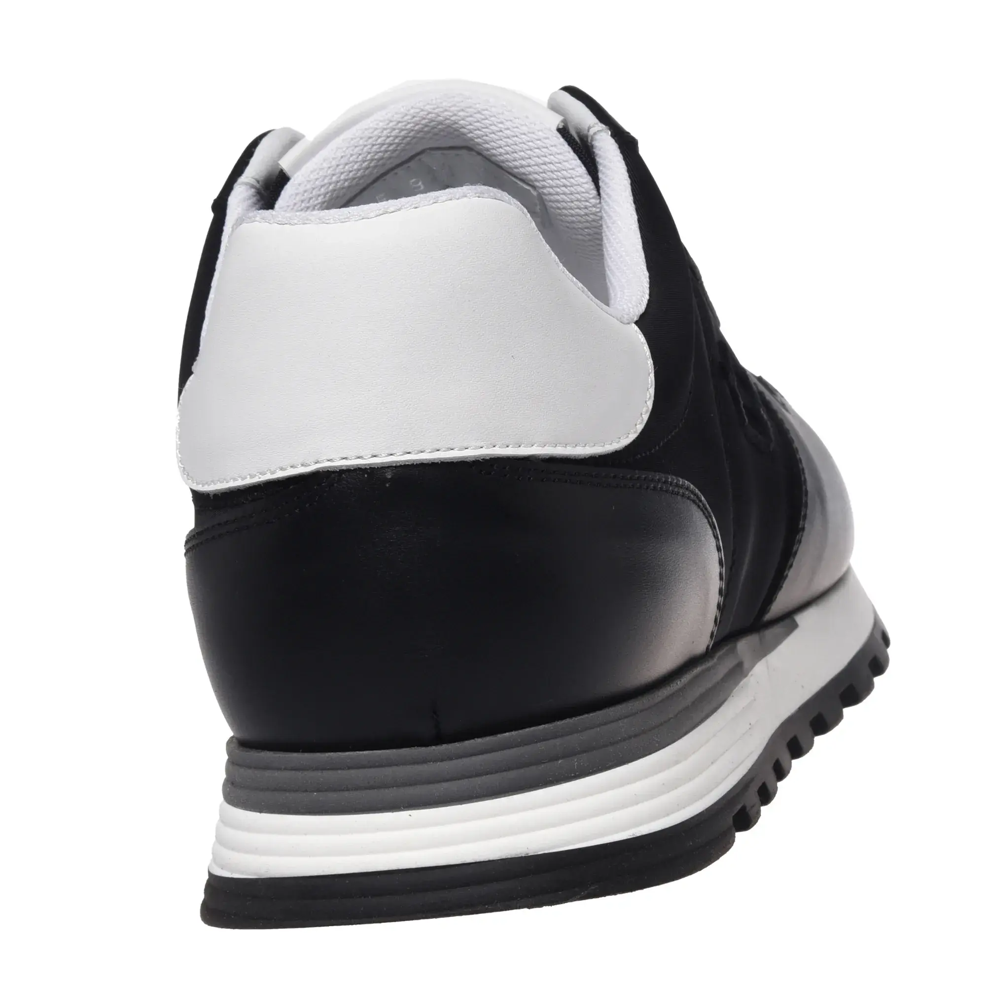 Schwarzer Leder- und Mesh-Sneaker