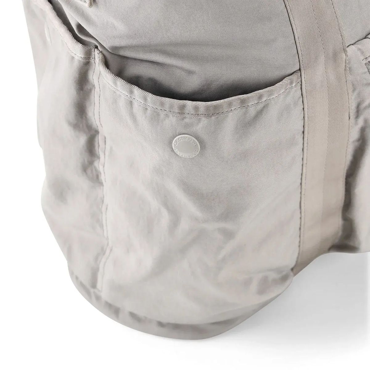 Schultertasche mit Logo-Akzent