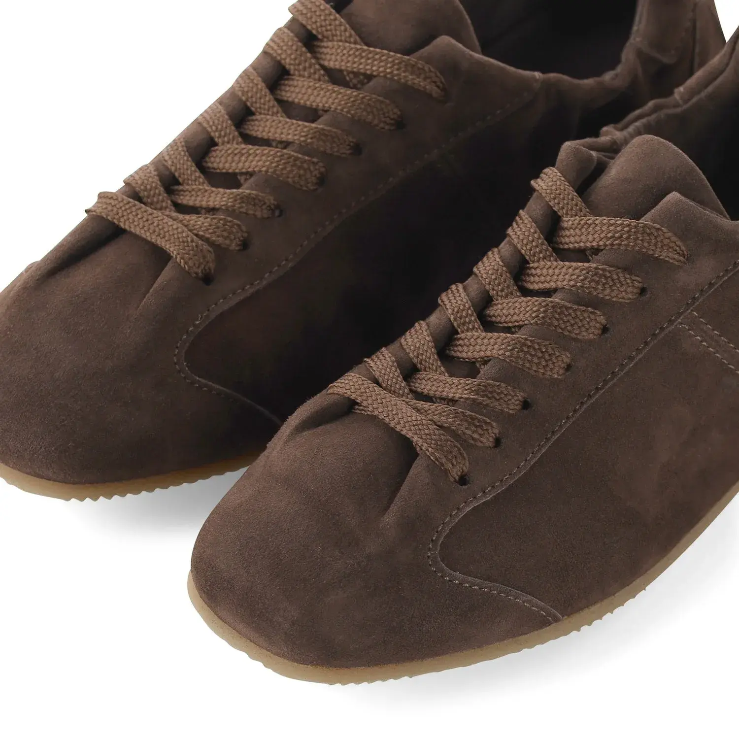 Braune Wildleder-Sneaker